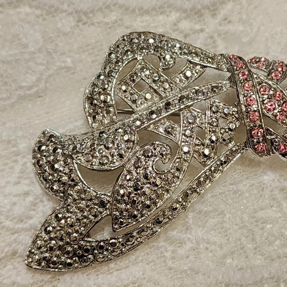 None vintage bow